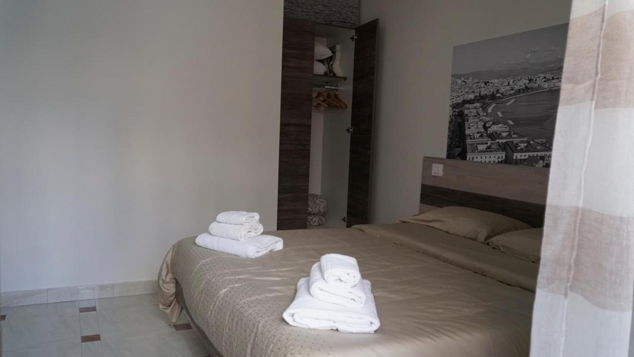 Donna Vicenza Bed & Breakfast Napoli Exterior foto